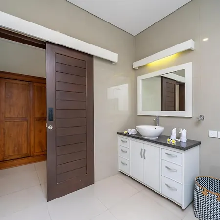 Villa Lara, By Five Elements Canggu  Bagian luar foto