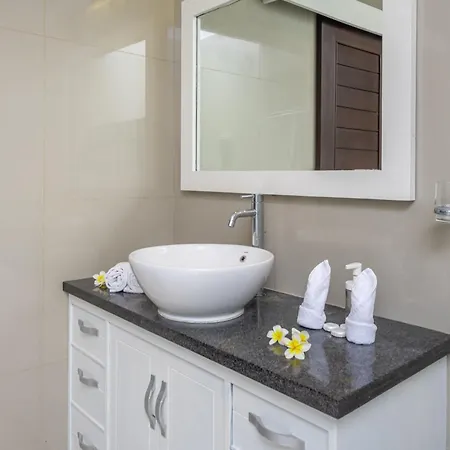 Villa Lara, By Five Elements Canggu  Bagian luar foto